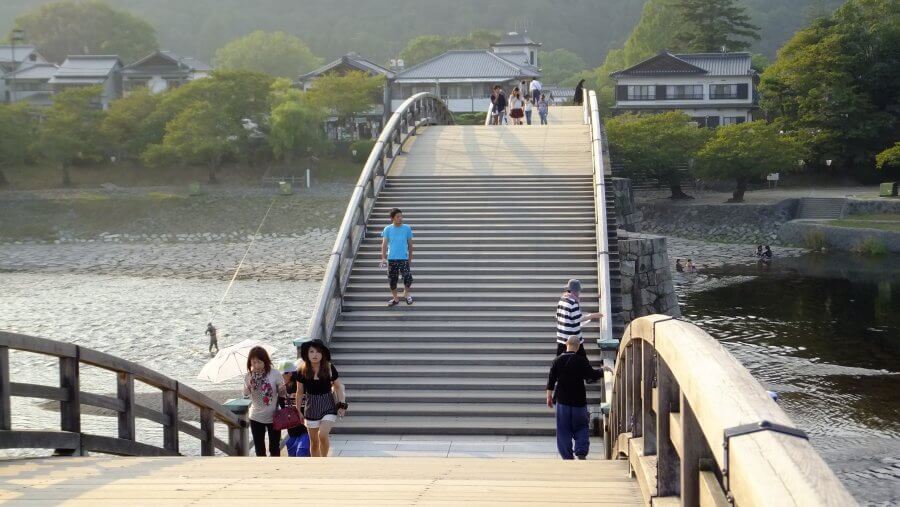 Мост Кинтай, Япония